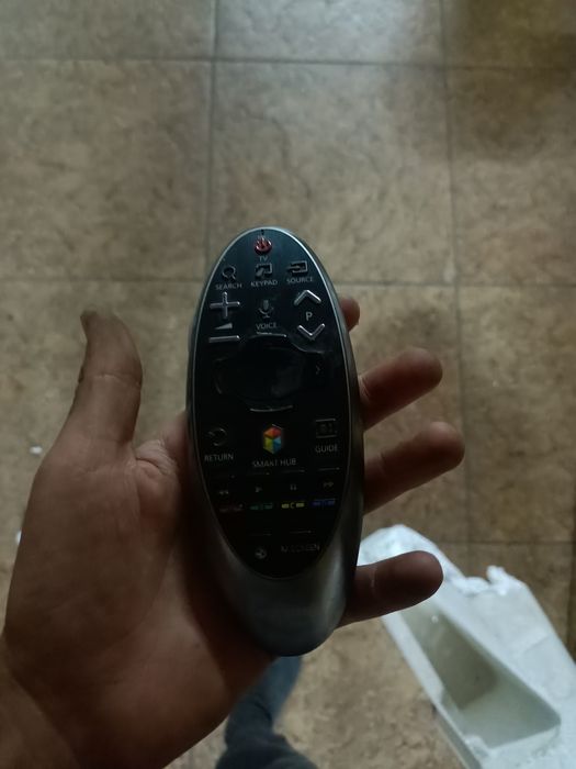 Телевизор Самсунг сериал 7 с битой матрицей