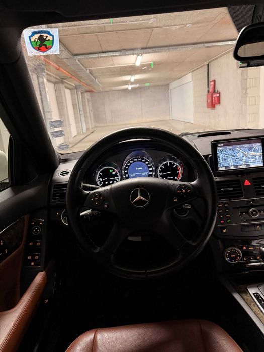 Продавам Мерцедес 220 CDI 2011
