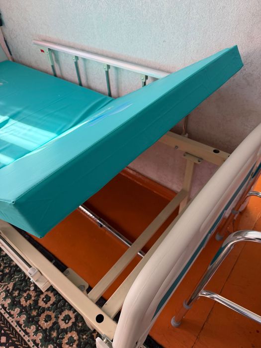 Медицинская кровать