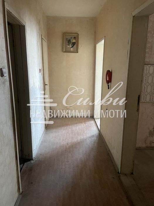 Продава се Едностаен апартамент в Шумен, Боян Българанов 1 - 47 кв.м за 1085 €/кв.м - Снимка #2