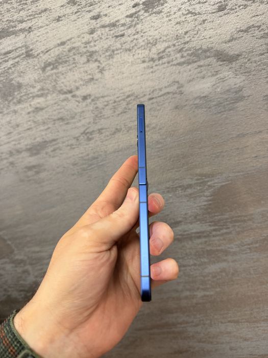 Samsung Galaxy Z Flip7, 256GB, 12GB Ram, Blue Shadow