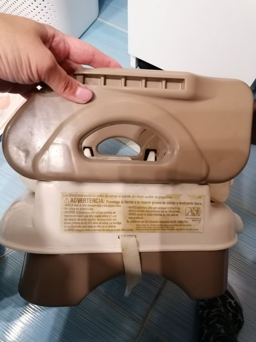 Scaun de masa pliabil