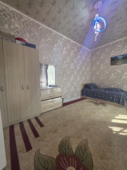 Кибрай тумани Ункӯргон маҳалласида 6 сотих 4 хона  уй сотилади.