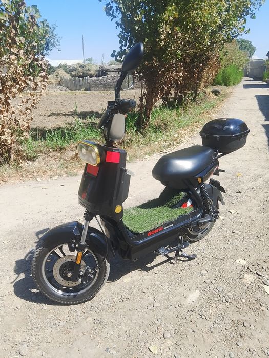 Skuter bonvi sotiladi