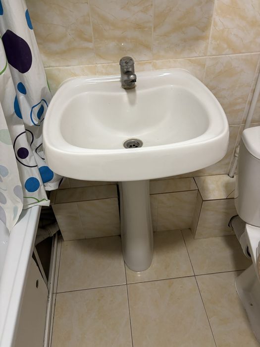 Продам раковину и унитаз