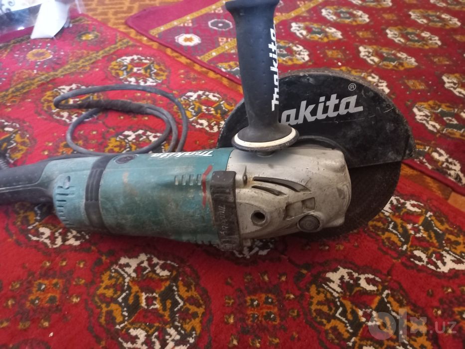Болгарка 230  makita