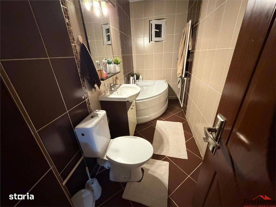 Apartament 3 camere, renovat, Supeco , etaj 4 cu acoperis
