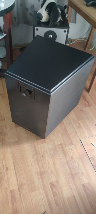 Magnat Omega 300 - Subwoofer activ 30 cm, 19 Hz, 200 W
Descriere: