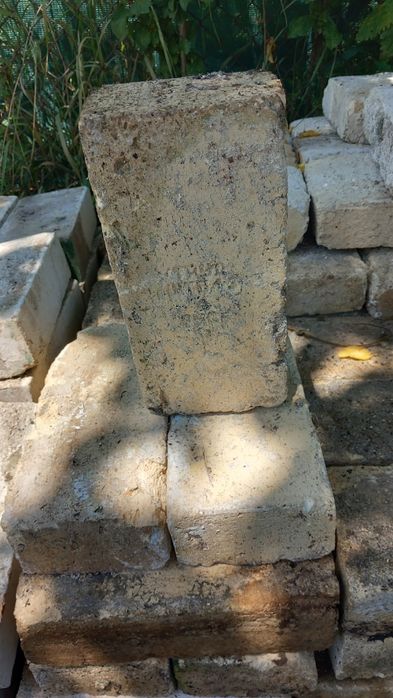 Продавам огнеопорни тухли