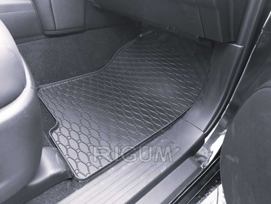 Гумени стелки TOYOTA LAND CRUISER 120 и 150 Тойота Ландкрузер от 2002г