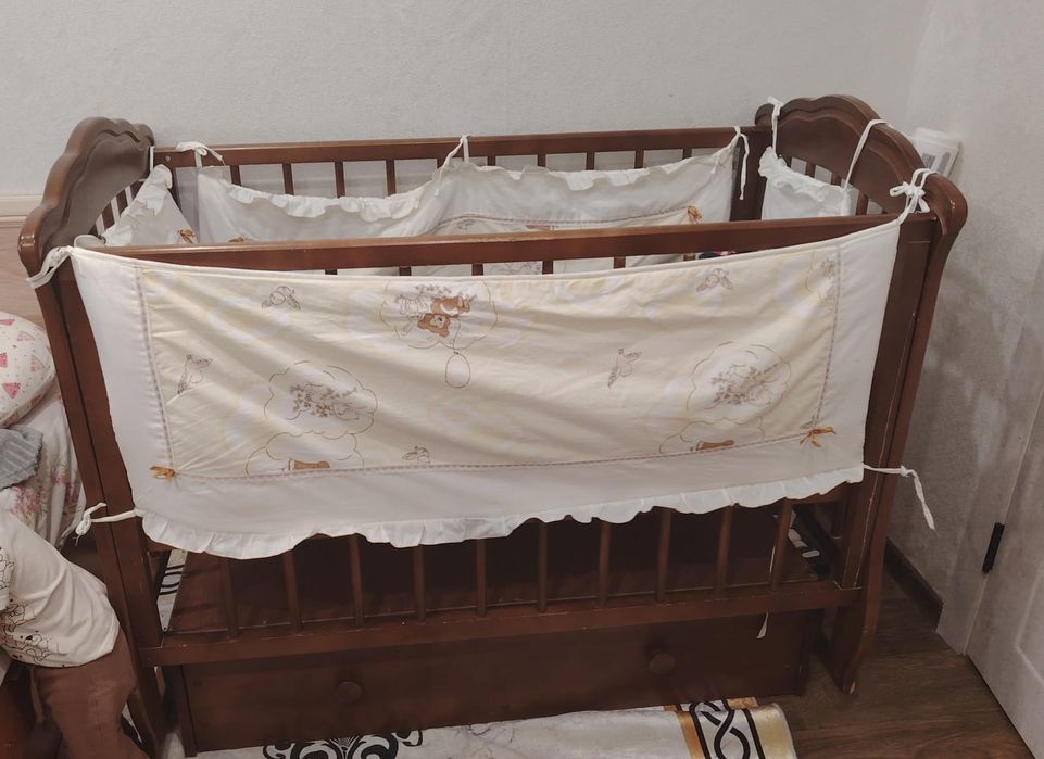 Продам детскую кровать маятник