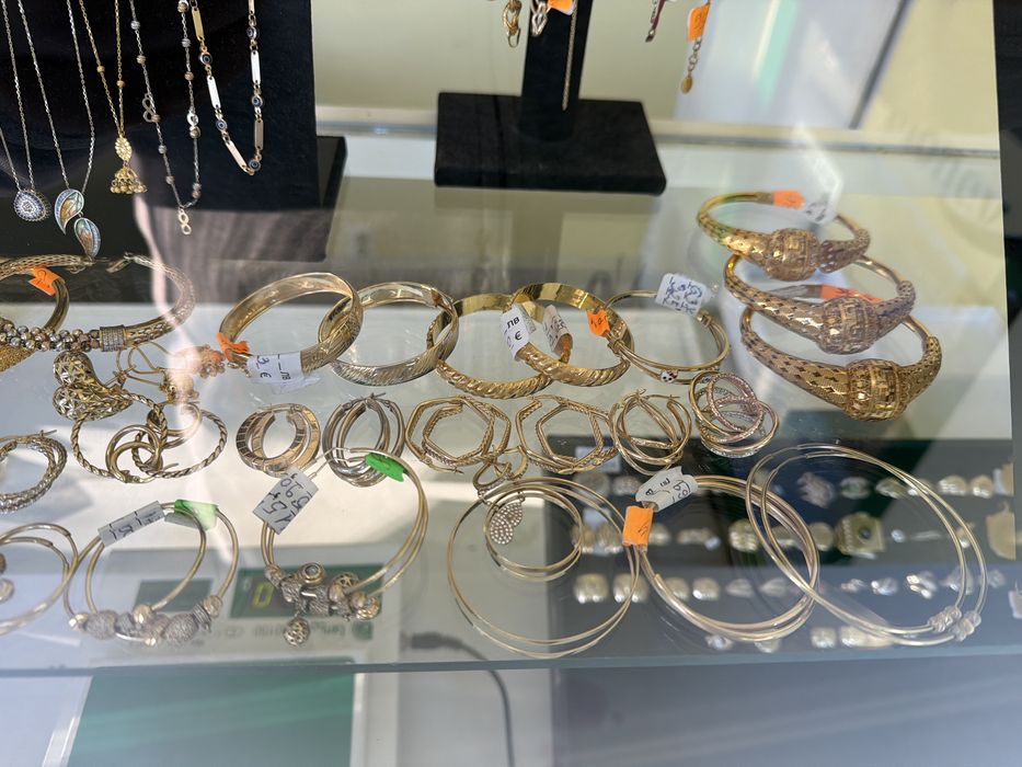 Златни Пръстени и обеци 160 лв . на грам