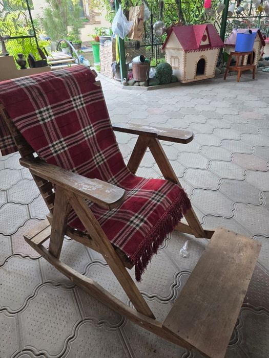 Продаю кресло качалку бу