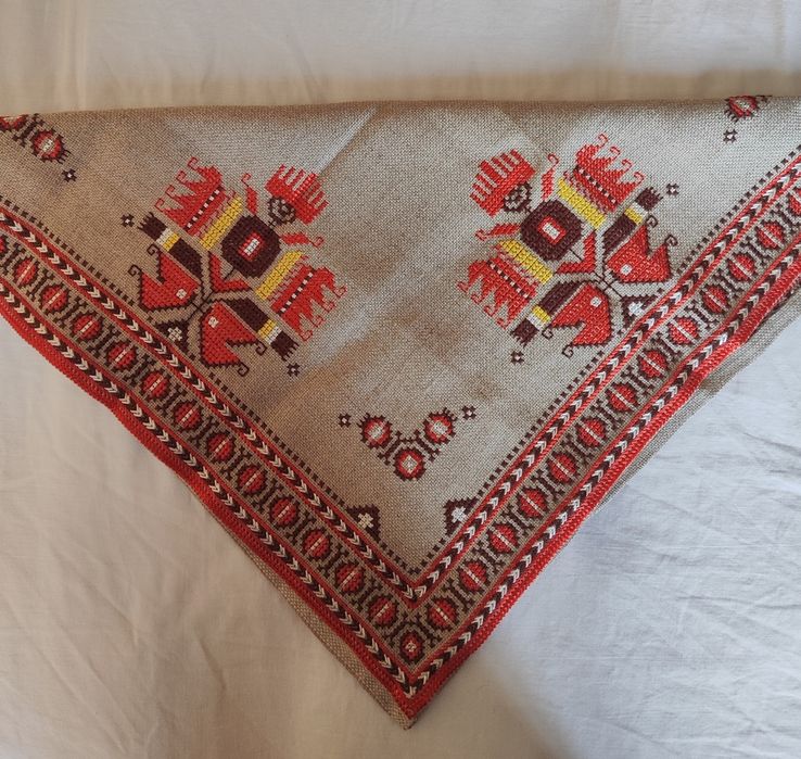 Карета с ръчна бродерия шевица