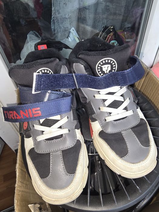 Кроссовки taranis