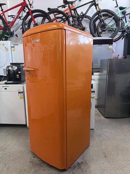 Ретро хладилник и фризер Gorenje.
