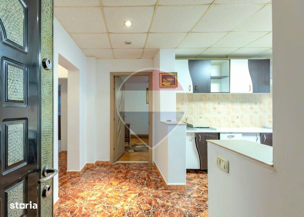 Apartament spațios cu 3 camere, etaj 1 – Strada Ștefan cel Mare