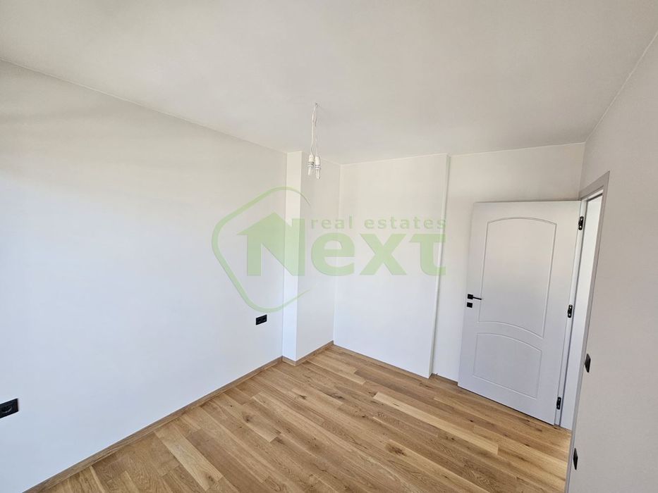 Продава се Тристаен апартамент в София, Център - 132 кв.м за 2879 €/кв.м - Снимка #2