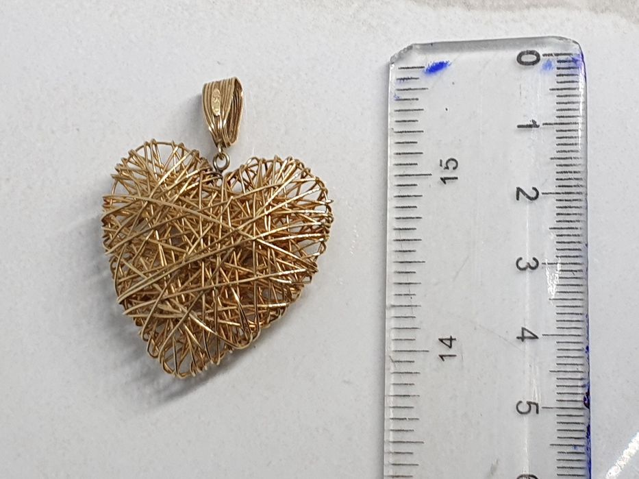 Pandantiv inimă din aur de 14K realizat din fir aurit împletit