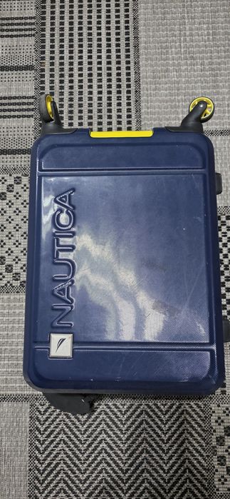 Продам чемоданы дорожные