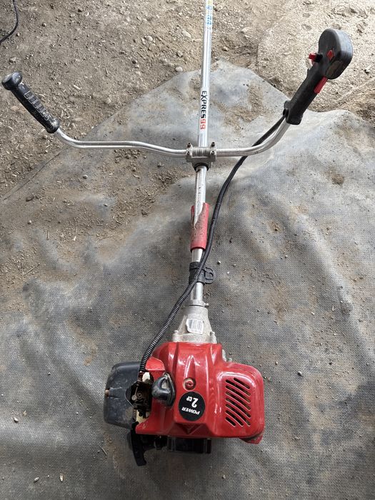 Motocoasa benzina