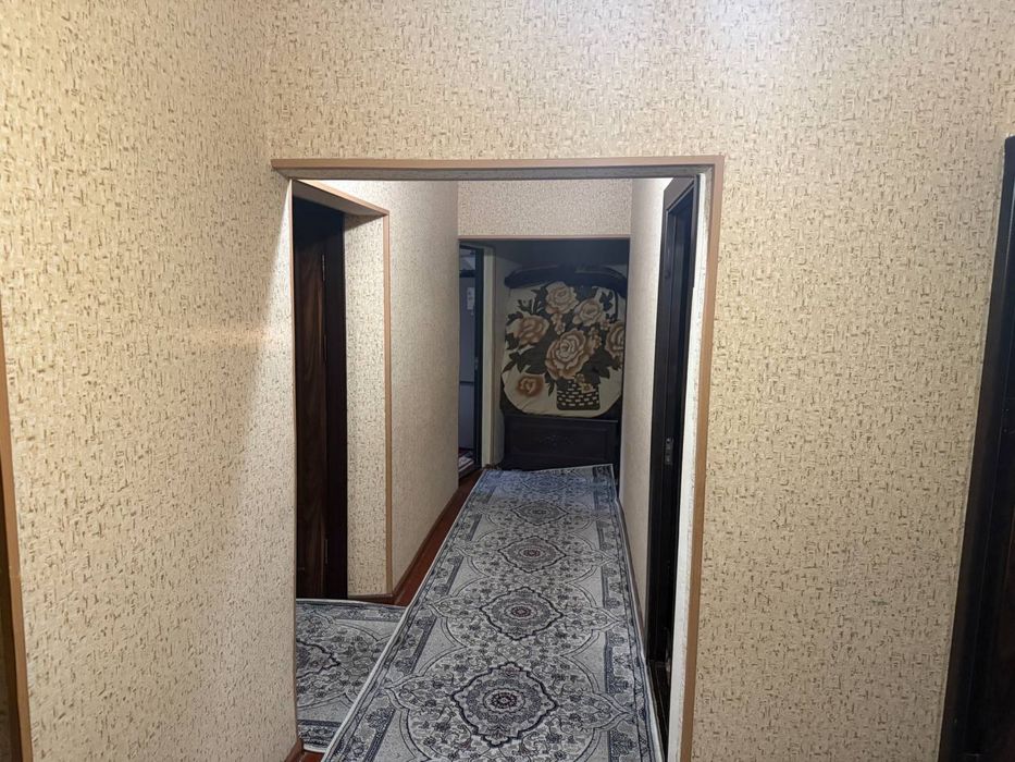 5 xonali dom 1 etaj hovlisiyam bor