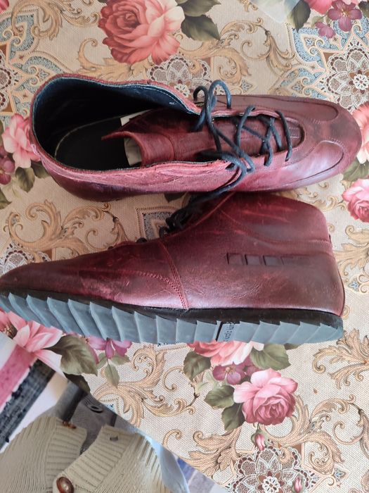 Vând ghete din piele,pentru bărbați, Nr. 45, culoarea vișiniu,.