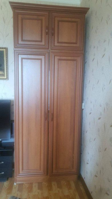 Продам хороший  Шкаф