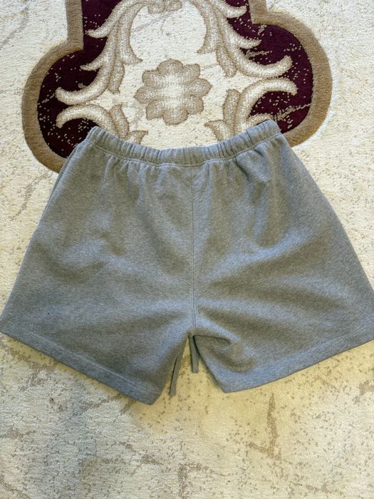 compleu original essentials marimea L, articolele se pot vinde separat