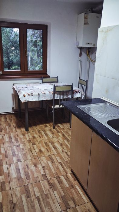 Inchiriez apartament cu 2 camere in Stadion 3
