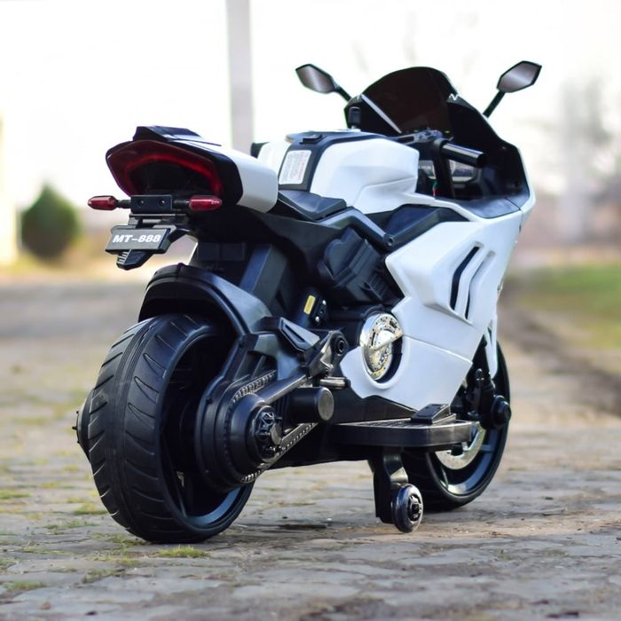 Motocicleta electrica 3-5-ani