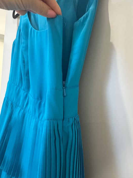 Платье плессированное, размер 44