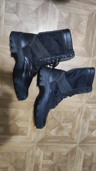 Срочно пролам берцы