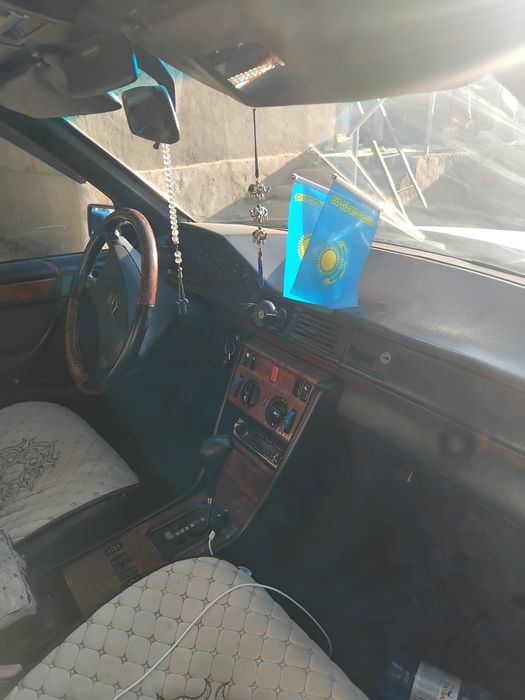 Мерседес 124 230