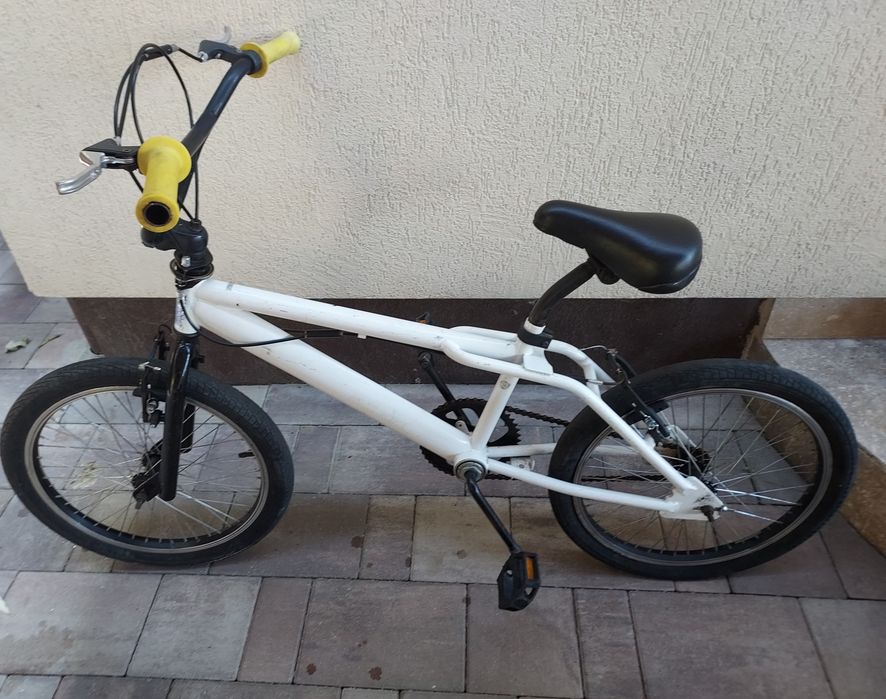 Bicicleta BMX pentru copii