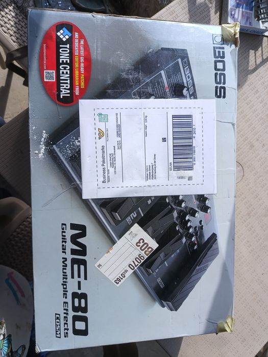 Vand Pedala efecte BOSS și MOER