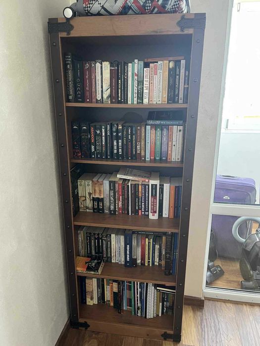 Мебели за детска спалня в пиратска тематика (легло, бюро и библиотека)