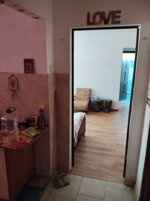 Inchiriez apartament 2 camere zona islaz