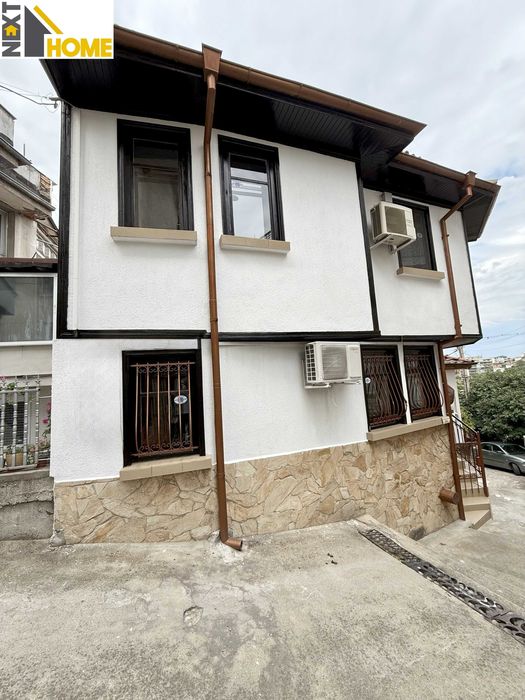 Самостоятелна градска къща, след извършен основен ремонт