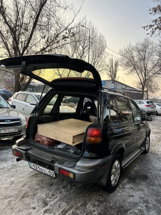 Продам японский автомобиль в хорошем состоянии Mitsubishi авто машина