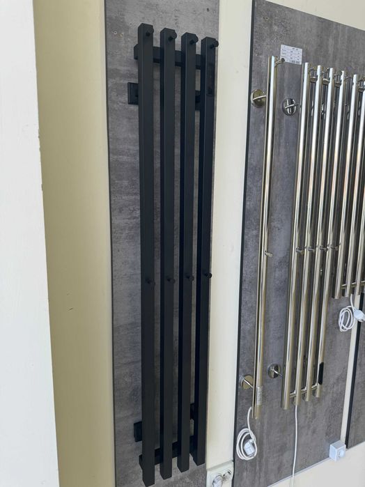 Вертикальный полотенесушитель из квадратной трубы, от производителя.