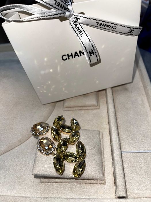 големи дамски жълти обеци с камъни шанел chanel луксозни с кутийка на марката и чантичка на марката