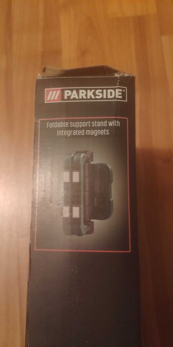 Vând proiector LED cu Power Bank