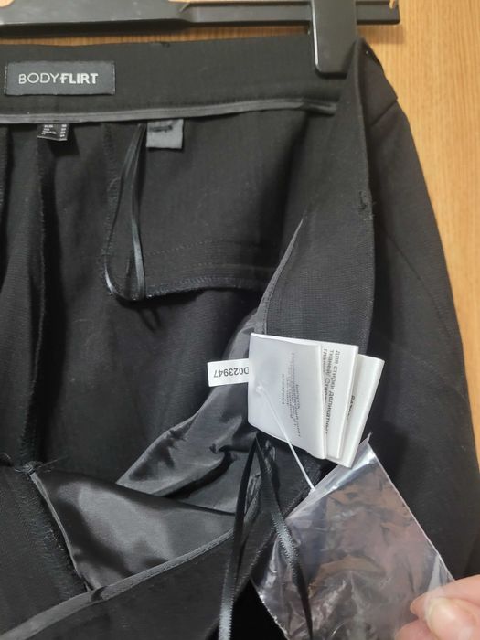 Pantaloni eleganti cu dunga, noi, negru intens, marime 48EU