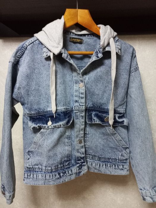Продам джинсовую курточку