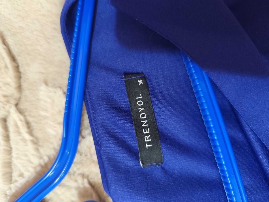 Много красива нова рокля TRENDYOL