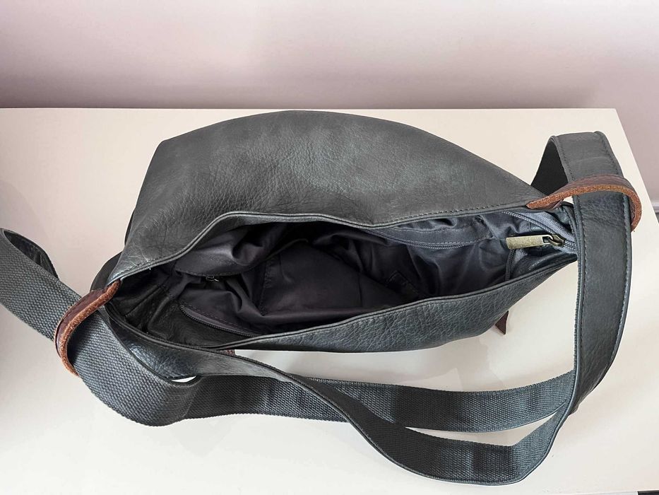 Дамска сива чанта с кафеви кожени елементи