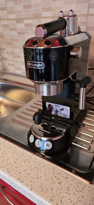 Кафе машина..Delonghi...Dedica..
