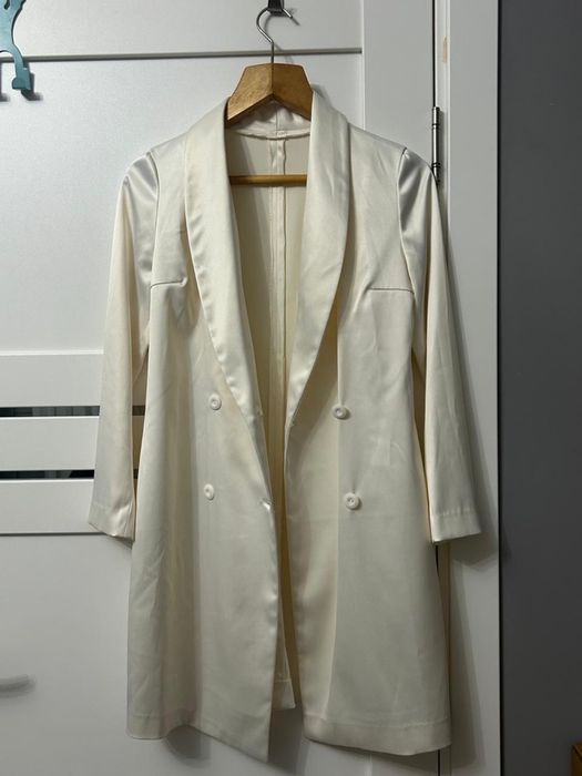 Одежда б/у в отличном состояний