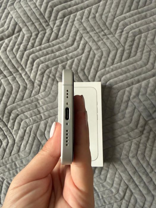 Айфон 16  128gb.